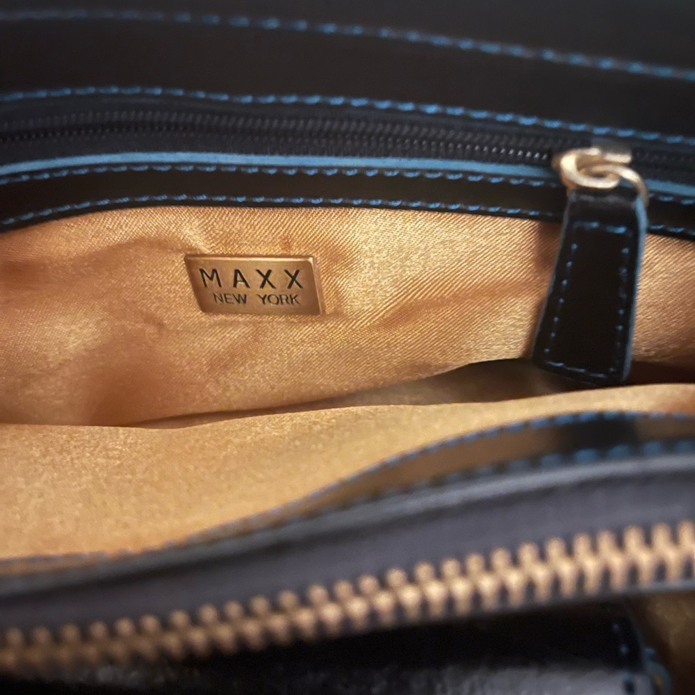 Max New York Elegant Black Leather Bag - Picture 2 of 12